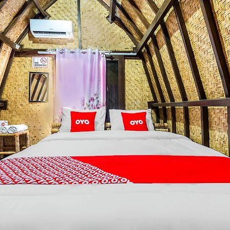 Oyo 1837 Telone Bungalow Palebah Экстерьер фото