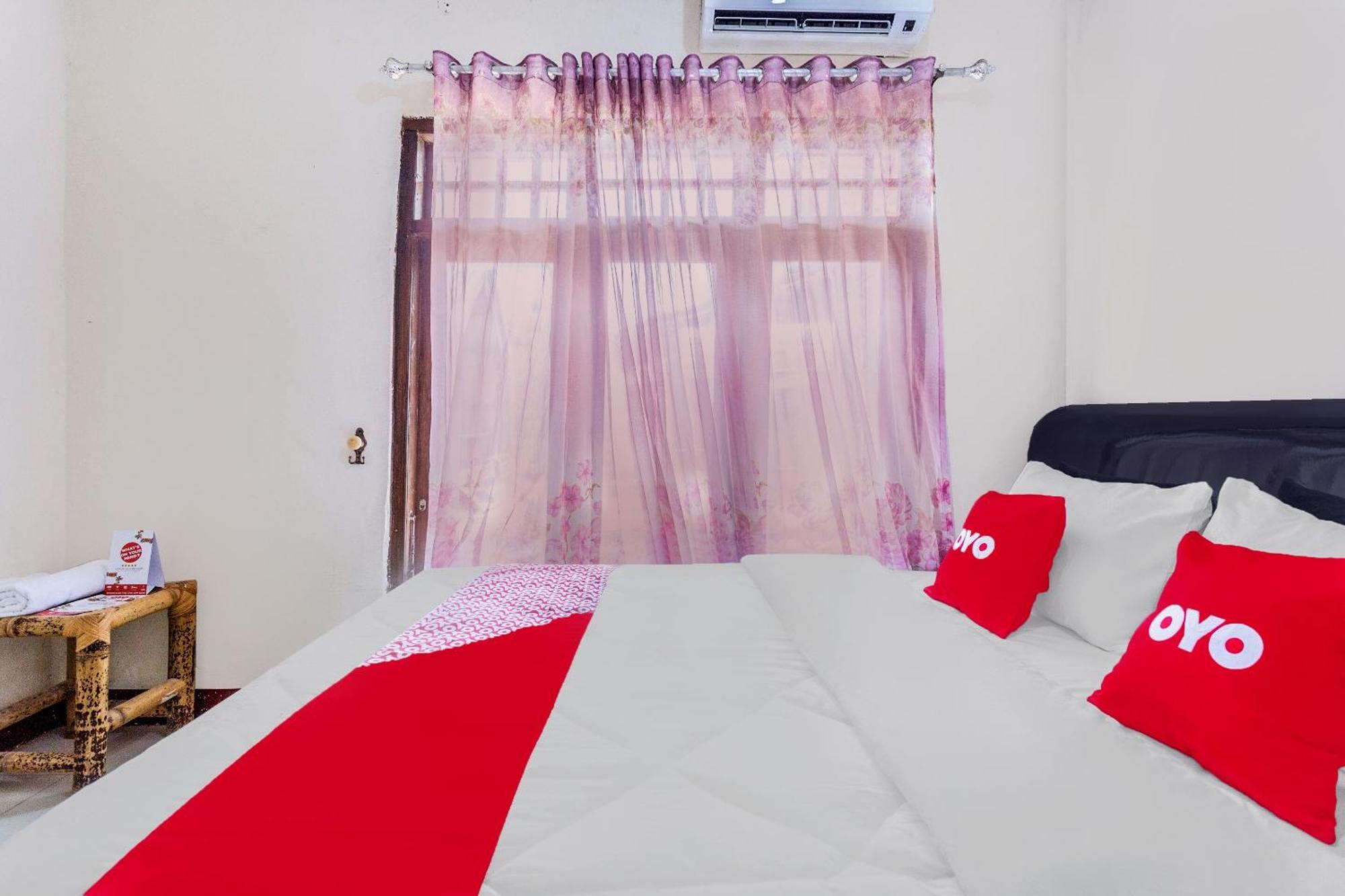 Oyo 1837 Telone Bungalow Palebah Экстерьер фото